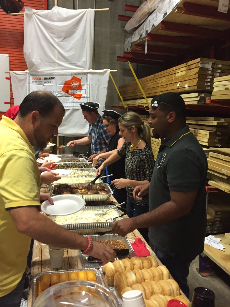 RBDuplessis's tweet photo. Thanks to MET for joining us at 6202 Success Sharing. Special thanks to Joe T for helping serve the Associates! https://t.co/B3KCcVLCeF