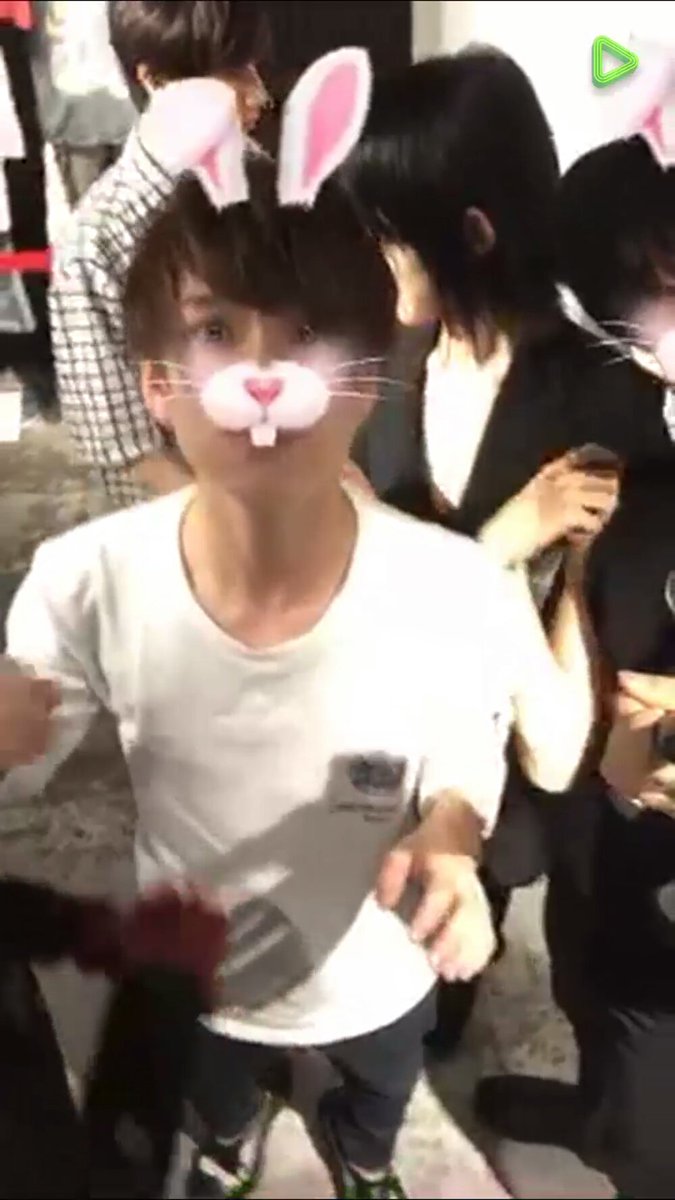 tsuuu_kzman___'s tweet photo. XOX 「XOX 1st DVD発売記念生配信！！」
https://t.co/Gcw1GN6GE9
#LINELIVE で配信中 https://t.co/3Ka5czWrSZ