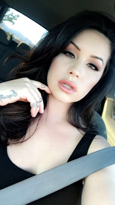 I'm getting a massage tom and I cant wait. I looovee spas https://t.co/eNtkvrJa0u<a href="/tag/lightglare"class="tags"><span>#lightglare</span></a>