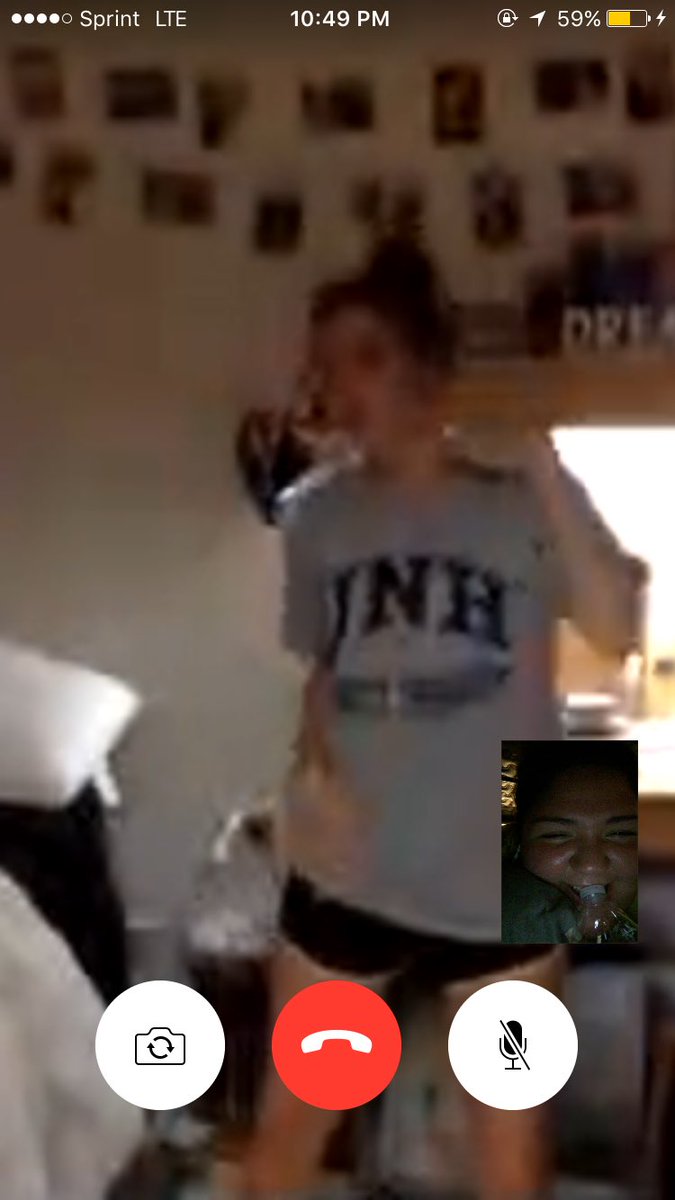 iBMACkin's tweet photo. Me: I wanna learn the ju ju on the beat dance 
Amanda&amp;Christa: I'll FaceTime u in 13 minutes https://t.co/fN4G25kpwW