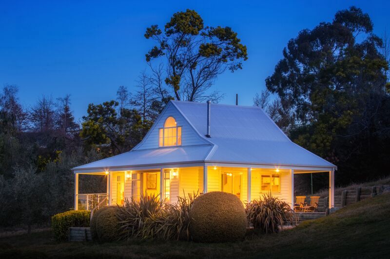 RubyBayWines's tweet image. Ruby Bay Vineyard also offers luxury accommodation, our cosy cottage is for the romantic at heart.
#rubybay #nelson
