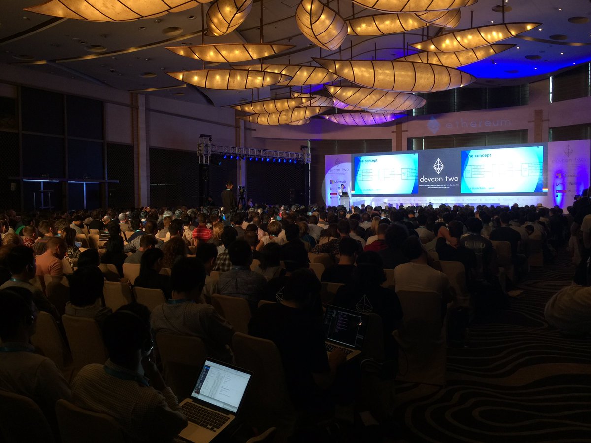 daviddias's tweet image. #DEVCON2 is huge! Impressed by the number of people that flew to Shanghai during this week for it. 👏🏽👏🏽👏🏽 to the org