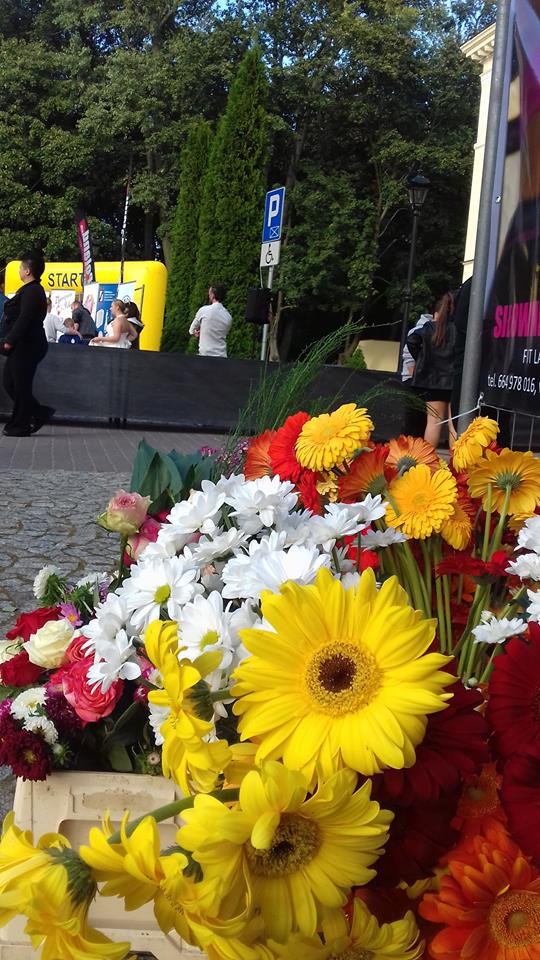 CartPoland_'s tweet photo. Drugie Mińskie Kwiatowe Plenery za nami a smaku dodały wyprodukowane przez nas stylowe #opaski i #identyfikatory. 👌👏 https://t.co/UcvnpWfvuY