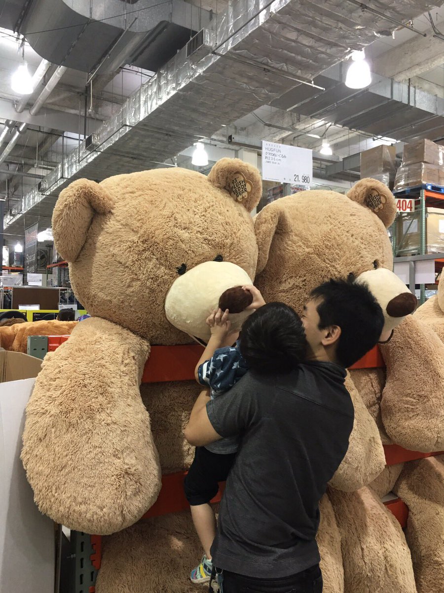 ビリー ゆゆゆ 寒い時期になると ぬいぐるみを抱っこして 寝る子多いですよね 特に大きなぬいぐるみは 子供がよろこ ってデカw さすがコストコw 何でもビックドリームw こんなのうちの車には 入らないですw