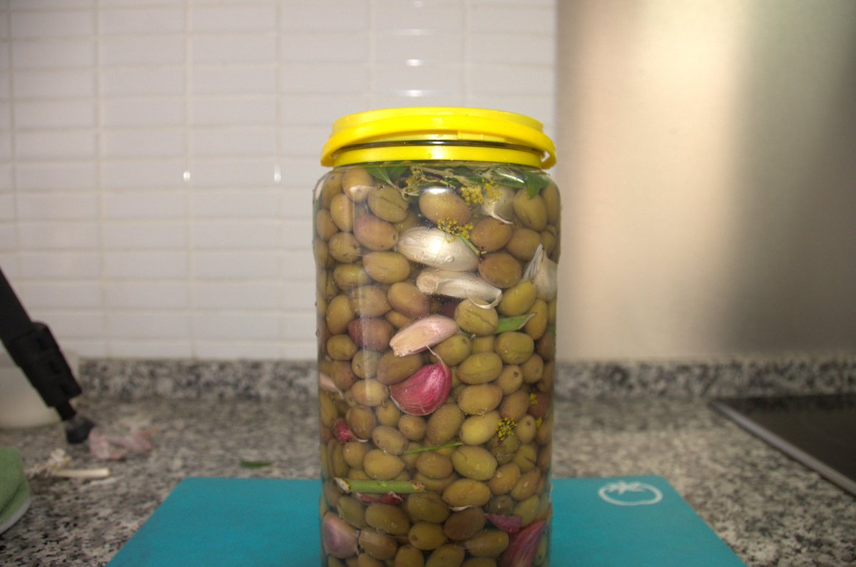 Recetahortelano's tweet photo. Cómo aliñar aceitunas? https://t.co/uROhGM7SGT #aceituna #olivas #aliño #gordal #FelizLunes #Aljarafe #asituna #aove https://t.co/1vxARRPjJ0
