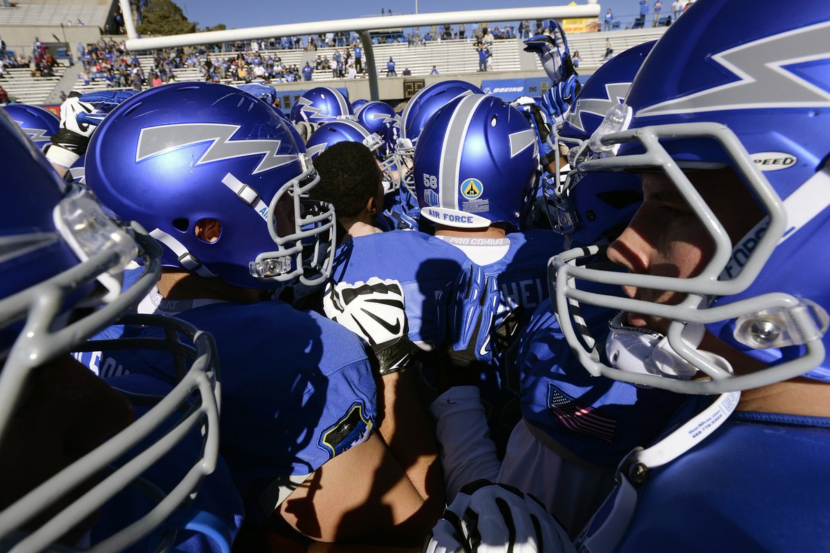 Falcon8fan's tweet photo. Falcon Pride invading Logan Saturday night! #HammerTime #WeFlyTogether #BoltBrotherhood #DoIt4Dee #FalconPride https://t.co/oszypjv3hu