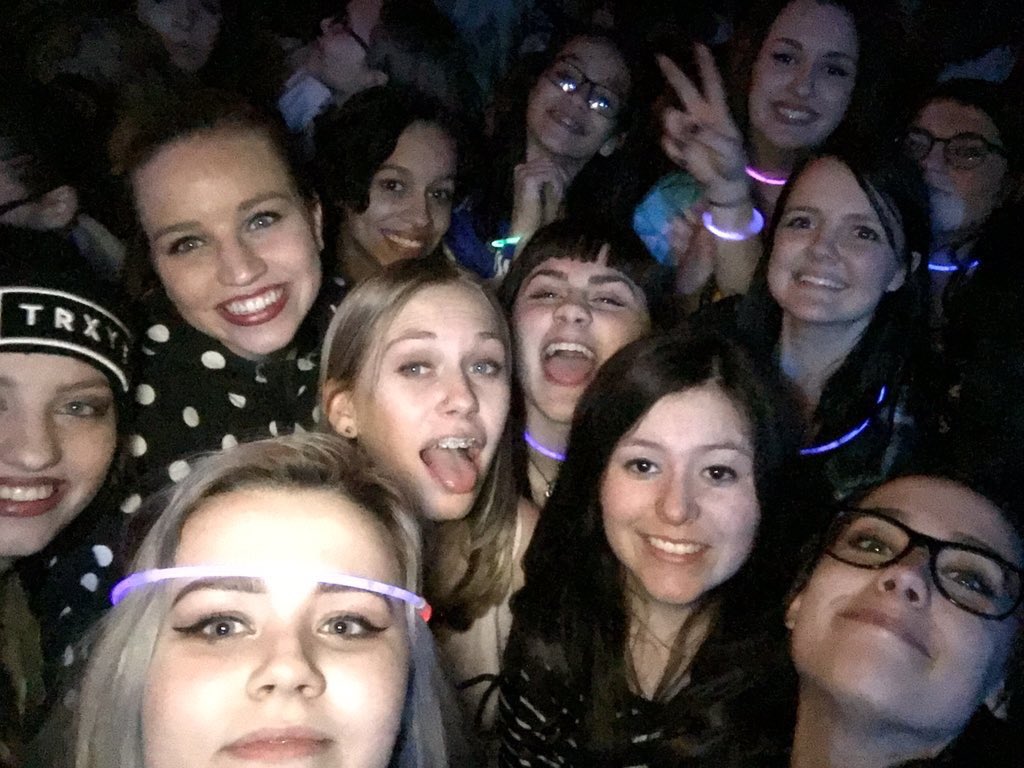 sillythey's tweet photo. i love you so much and i'm so proud of you, Ty. thank you for leading me to my best friends π #9yearsofTylerOakley https://t.co/Xgk8TsURDV