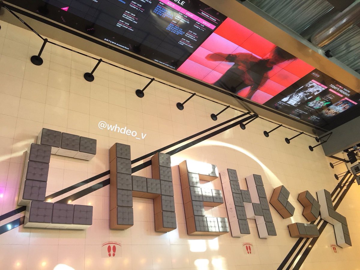 ChanHomeTH's tweet photo. เก้าอี้ที่ SM Coex Artium จัดเก้าอี้เรียงเป็นคำว่า "chen<_>⚡️" เนื่องจากใก้ลวันเกิดของจงแด (21 ก.ย) ค่ะ
Cr.whdeo_v https://t.co/HGGIdnUzy4
