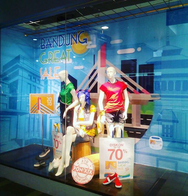 Istana Plaza tweet media