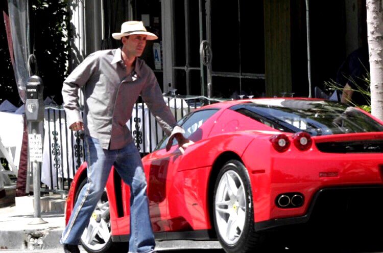 ニコラスケイジは フェラーリを全て持っている】 ニコラスはフェラーリ