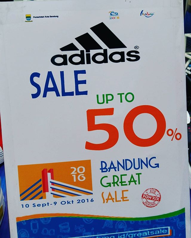 Istana Plaza tweet media