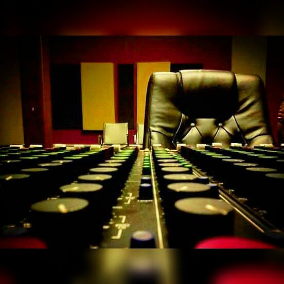 SniteVille's tweet photo. The feels ....miss mixing here #producerlife #music https://t.co/y9oL1gkR6m