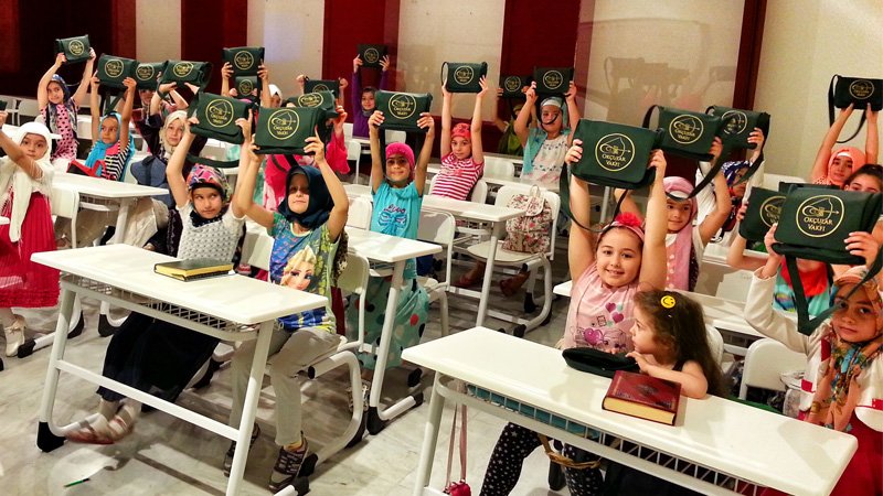 7 yaşında çocuğa zorunlu Arapça
aydinlik.com.tr/7-yasinda-cocu…