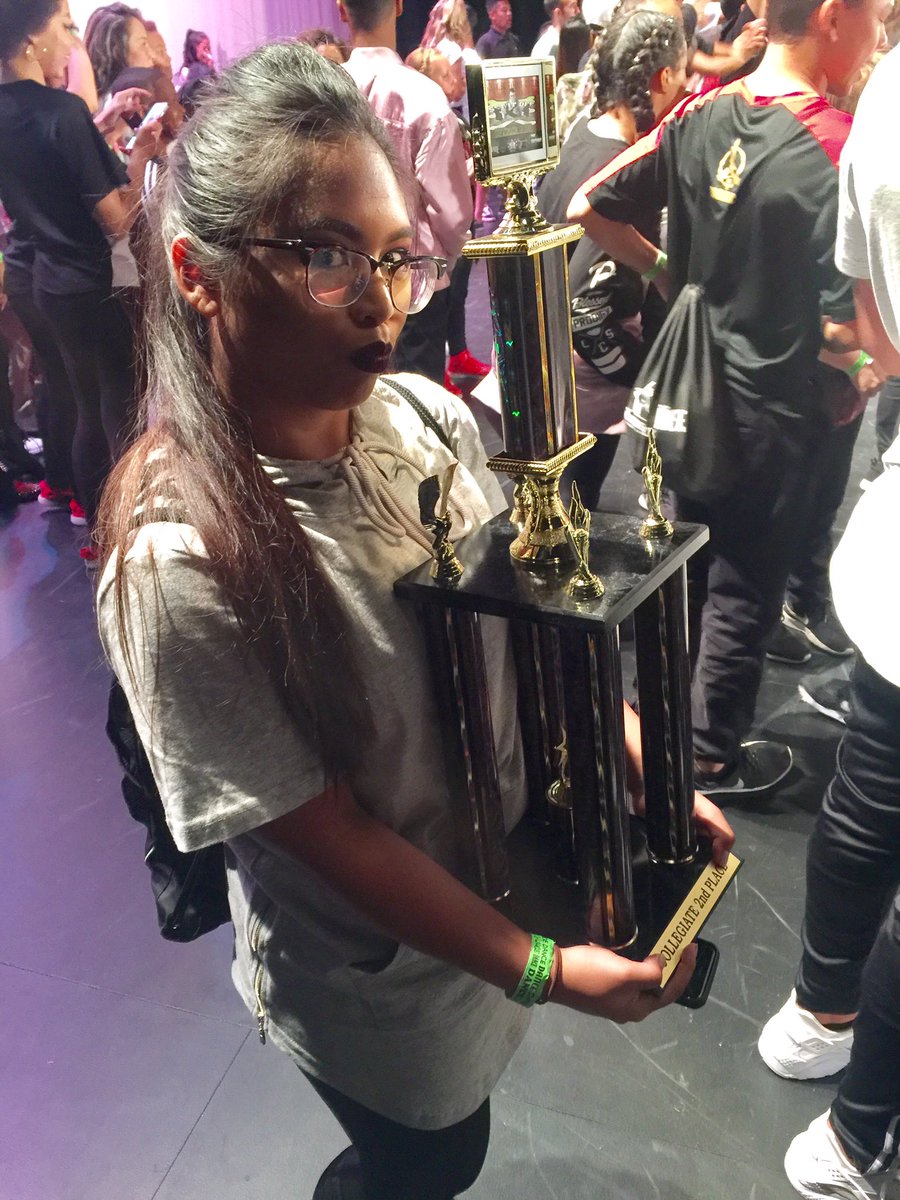 hannaaaanana's tweet photo. Yes grrrrl. @HouseCompanyLV #2ndplace #setitoffvegas https://t.co/P3pvtYp9cf