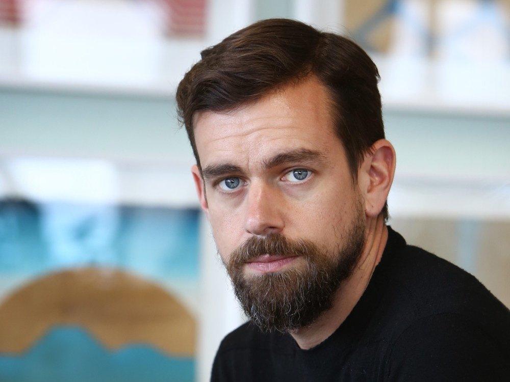 Twitter CEO Jack Dorsey Joins Call for Edward Snowden Pardon variety.com/2016/digital/n…