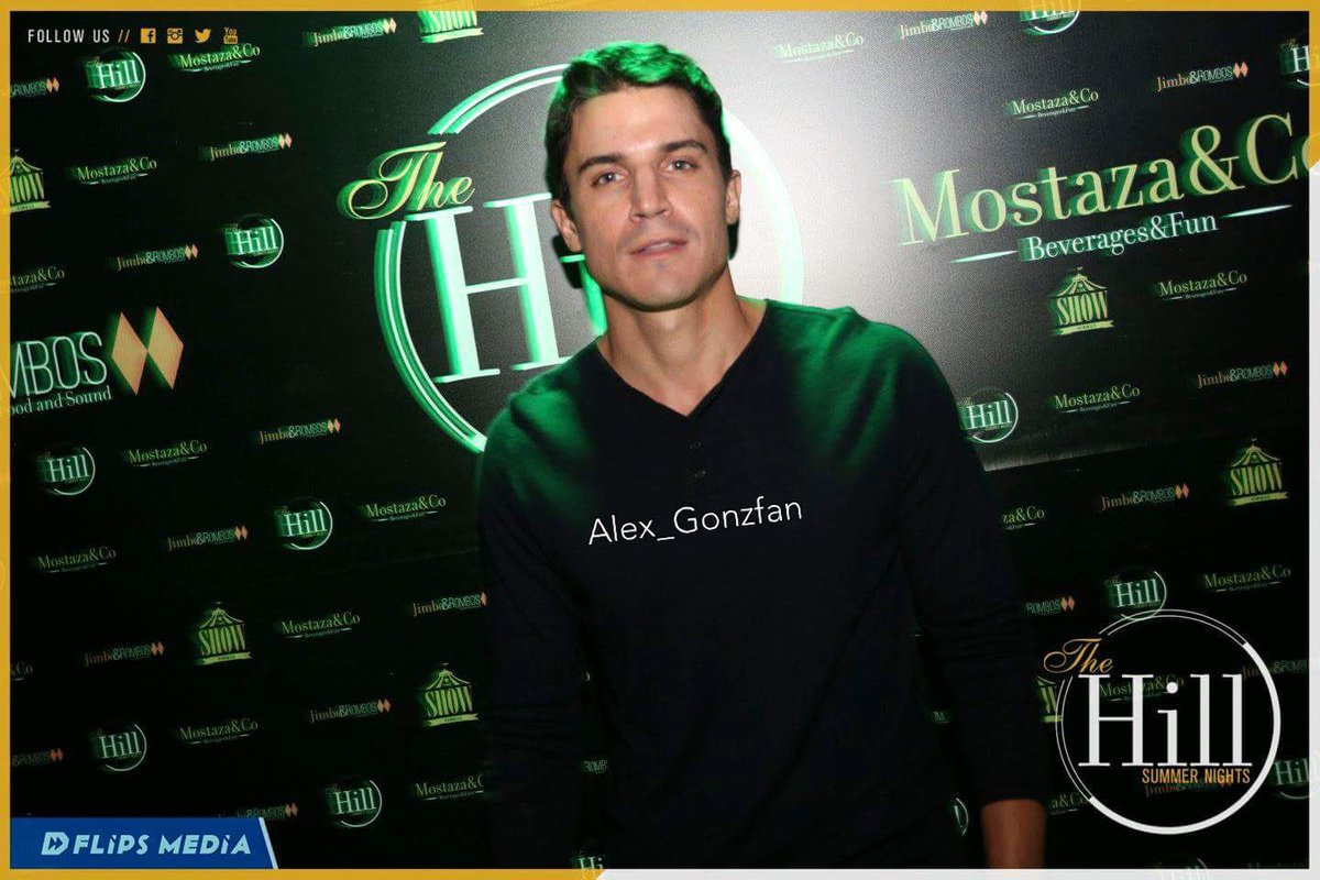 Alex_Gonzfan's tweet photo. Y con estas dos fotos de nuestro bello @alexgonzalezact en "The hill summer night" os deseo un maravilloso lunes😚💘 https://t.co/xn0yH4NukA