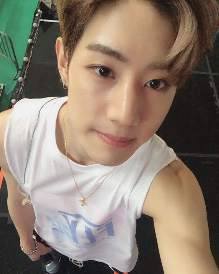 ahgase_jamy's tweet photo. #IGOT7SelcaDay <3 #Mark #Jam #MarkJam https://t.co/ar6czYzuUN