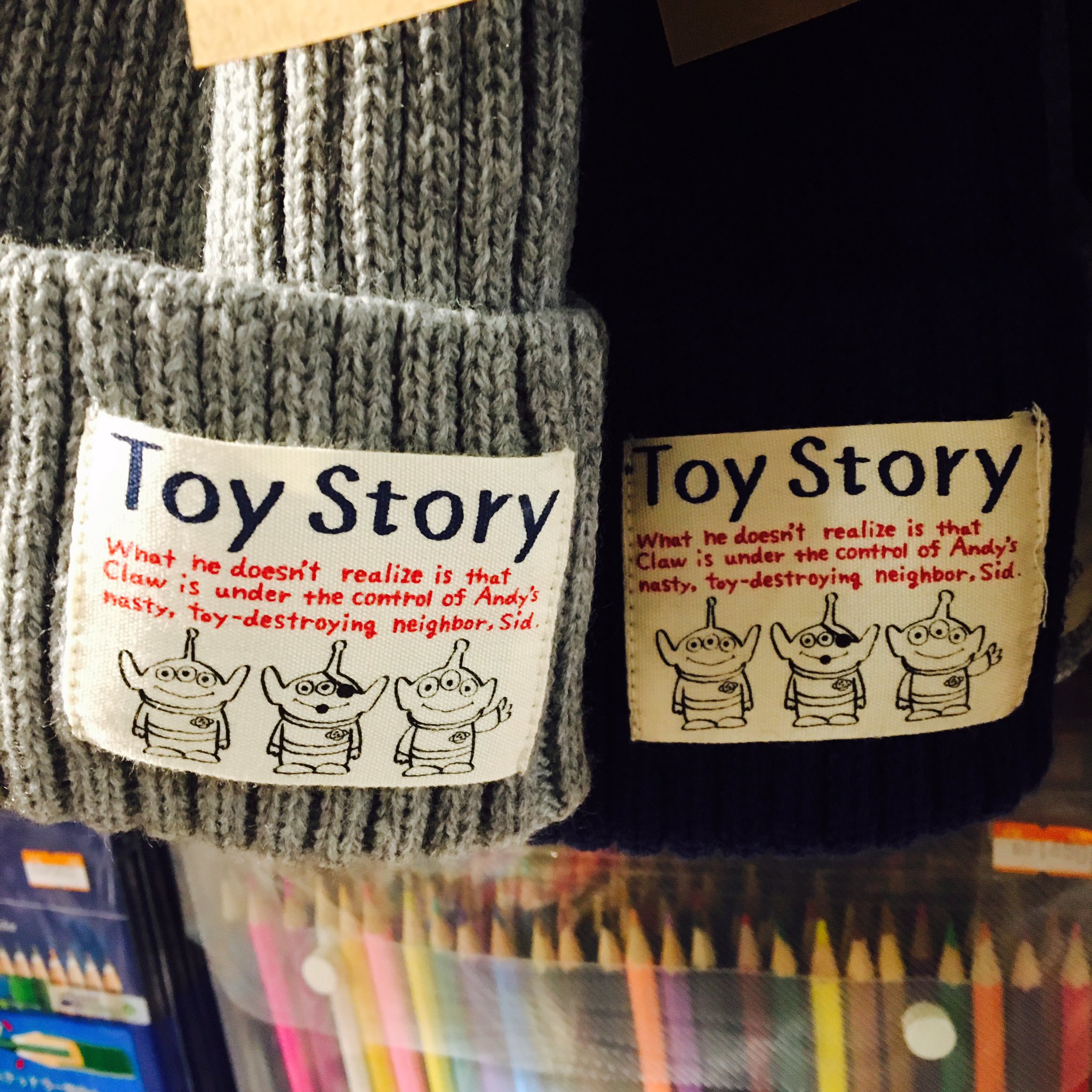 ヴィレッジヴァンガードルミネエスト新宿店 A Twitteren ディズニーニット ペアで着けてディズニーリゾートに行きたくなるような ディズニーのニット帽が新たに入荷しました ちょっと大人なデザインがどんな服装にも合う仕上がりになっております ヴィレッジヴァンガードルミネエスト新宿店 A Twitteren ディズニーニット ペアで着けてディズニーリゾートに行きたくなるような ディズニーのニット帽が新たに入荷しました ちょっと大人なデザインがどんな服装にも合う仕上がりになっております