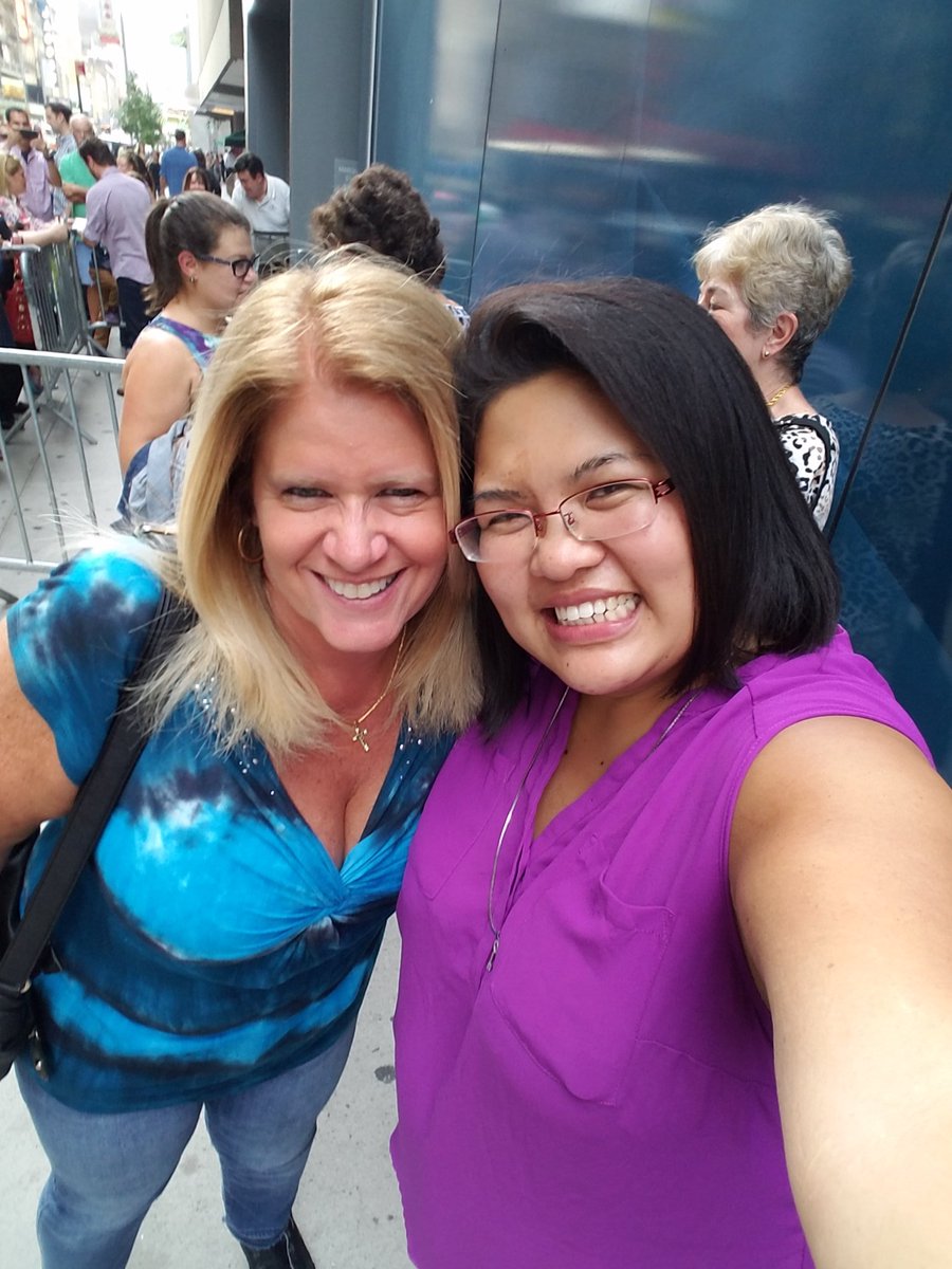 laughlovelive12's tweet photo. Always so nice to see OYF Friends ❤💃👣  #OnYourFeet #OYFFans #OnYourFeetFriends https://t.co/N8mLT5PRXu