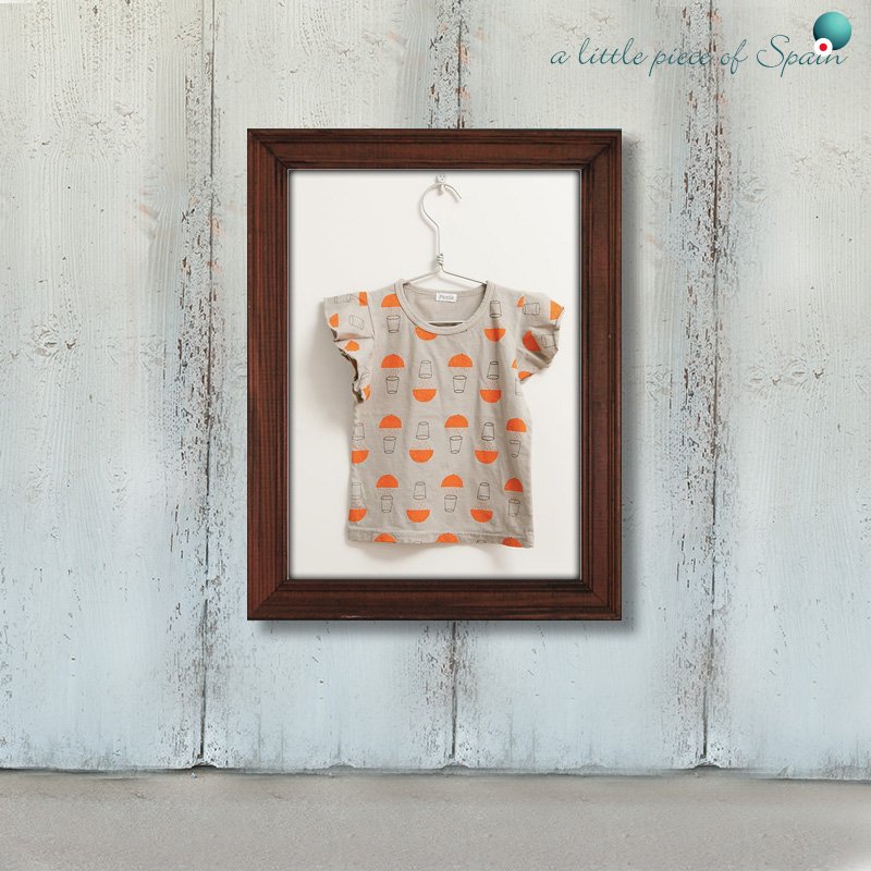 lpieceofspain's tweet photo. Oranges and glasses decorate this cute shirt from Spanish brand Picnik. It's supercute with it's frill sleeves. https://t.co/XDkzeNsIn3