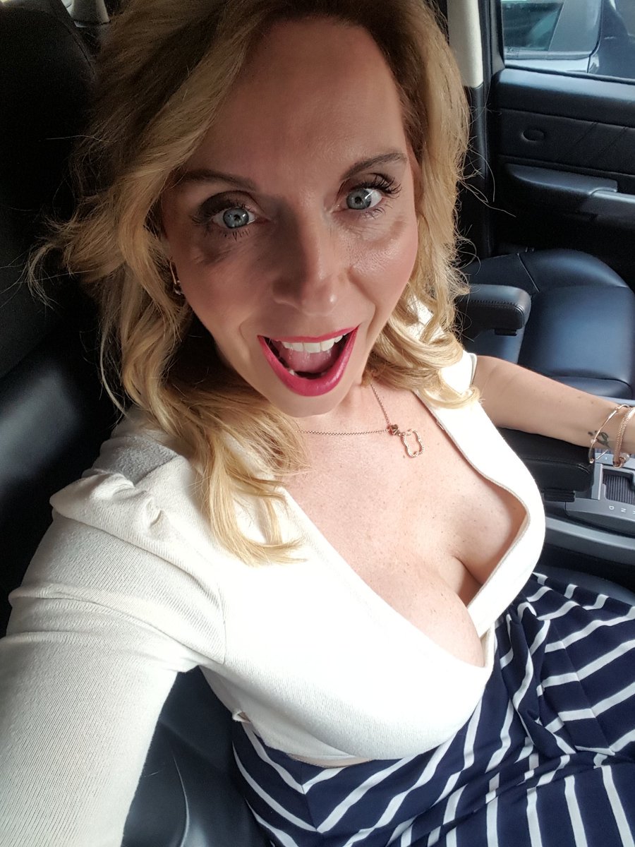 Op01Steve's tweet photo. #milfmonday Start the week off by #follow #rt @mistressstefan1, twitters no1 Milf and loveliest lady 😘Xxxxxx https://t.co/TRQDPd4TcB
