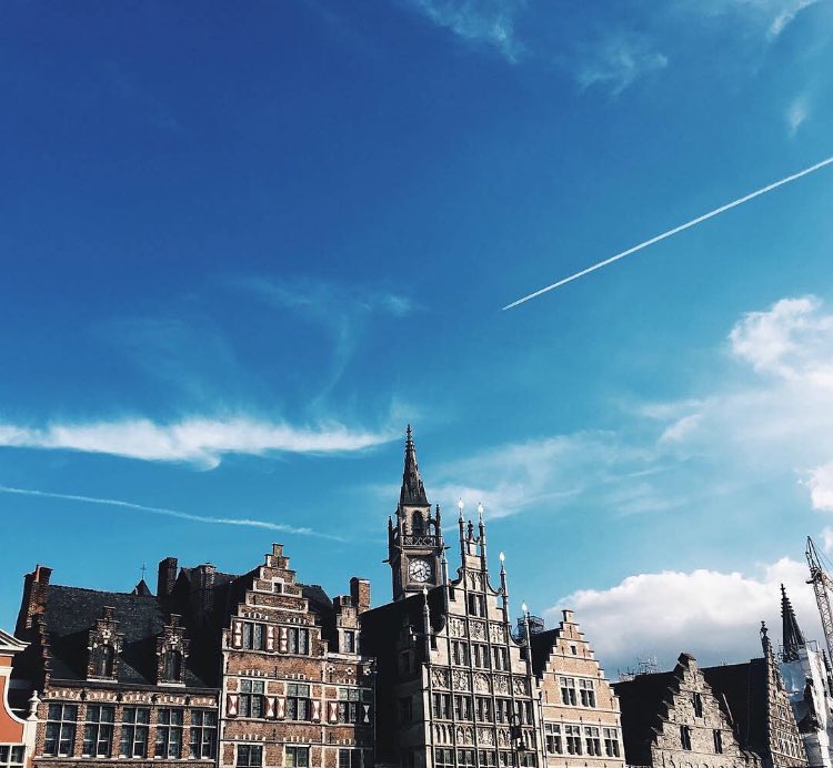 Ghent. 💙 #bluesky #ghent #lovethiscity #happiness #blogger #belgianblogger #fashionblogger #thatgirlwithherblog