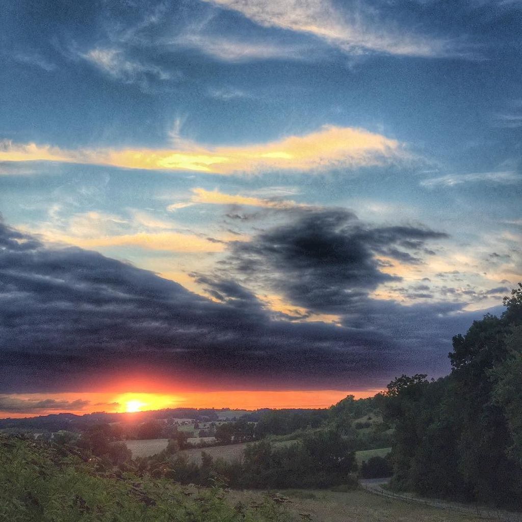 MrMarkSaxby's tweet photo. Another AMAZING sunset on the outskirts of #Castillones #Aquitaine #France.
.
.
.
.
.
#iph… https://t.co/kEFUzbdR7P https://t.co/y07vA2kvnD