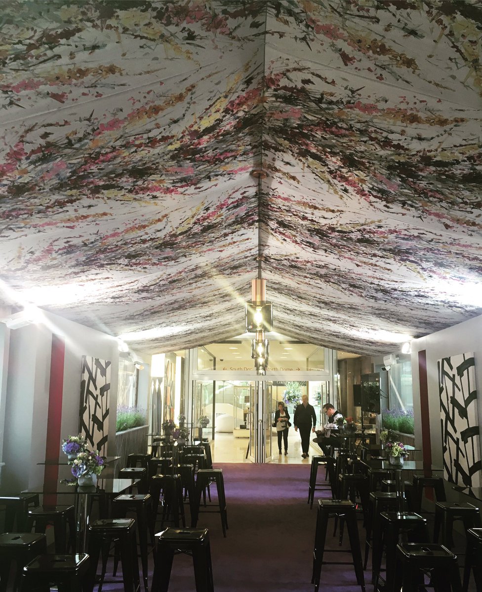 lattoreambienta's tweet photo. #focus2016 #london #interiordesign #fabrics #pollock #luxury #forniture #ousideatelier #tappezzeria #ispirazioni https://t.co/IKYy5hrWfX