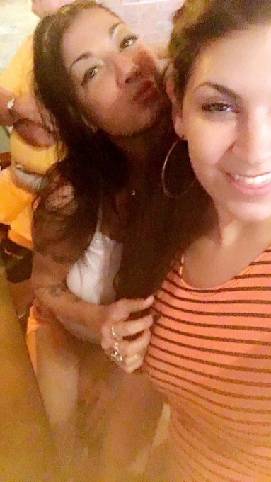 good night lovers...💋 https://t.co/mRrwY0FxDy