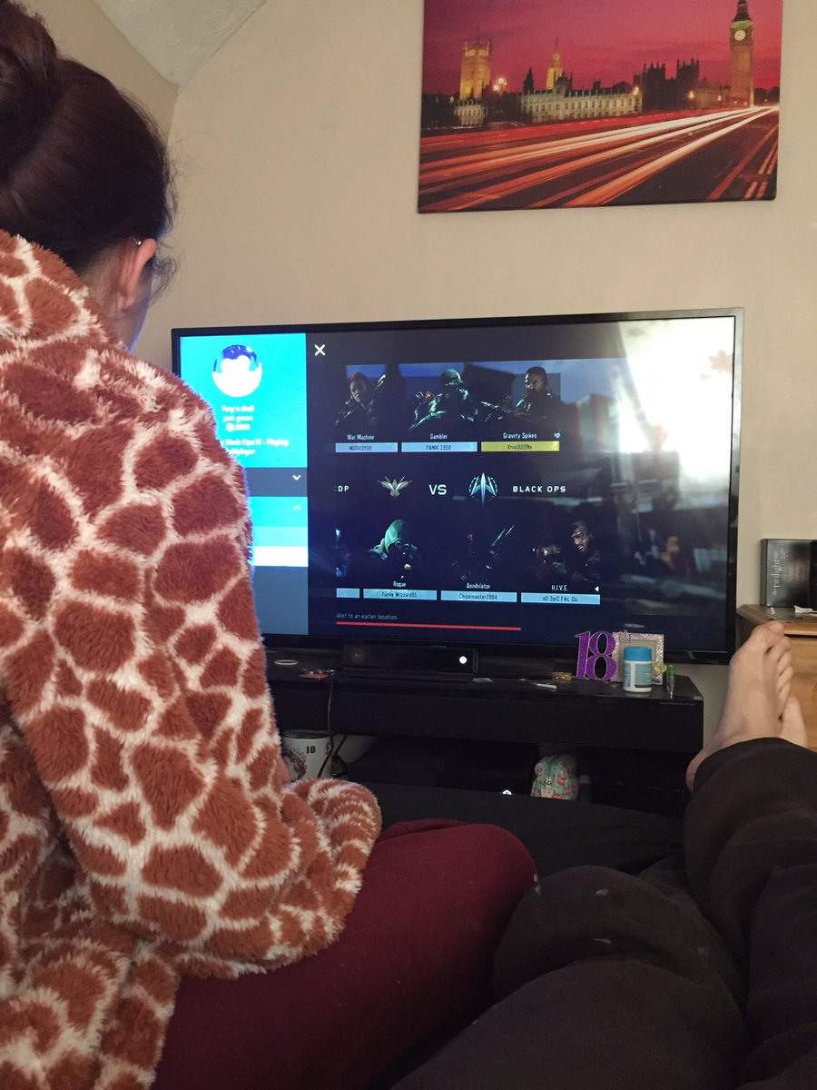KingnQueen2016's tweet photo. I've just got back from work and the girlfriend is playing #bo3 on #XboxOne #CallOfDuty #BlackOps3 #gamingcouple https://t.co/sIUGIfu6Rw