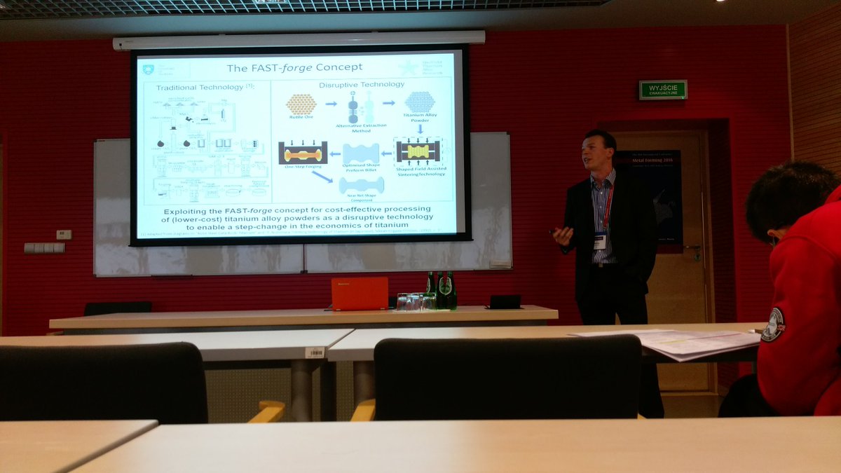 MetallicsCDT's tweet image. @MetallicsCDT student Jacob Pope presenting his #fastforge research at Metal Forming 2016, @AGH_Krakow, Poland.