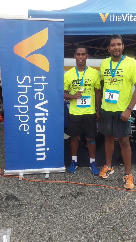clubcorredores2's tweet photo. Nuestro Club CC2 presente en la carrera de @circuitoasics visitando a nuestro patrocinador @vspty #actitudcc2 https://t.co/3b4RE3h8rV
