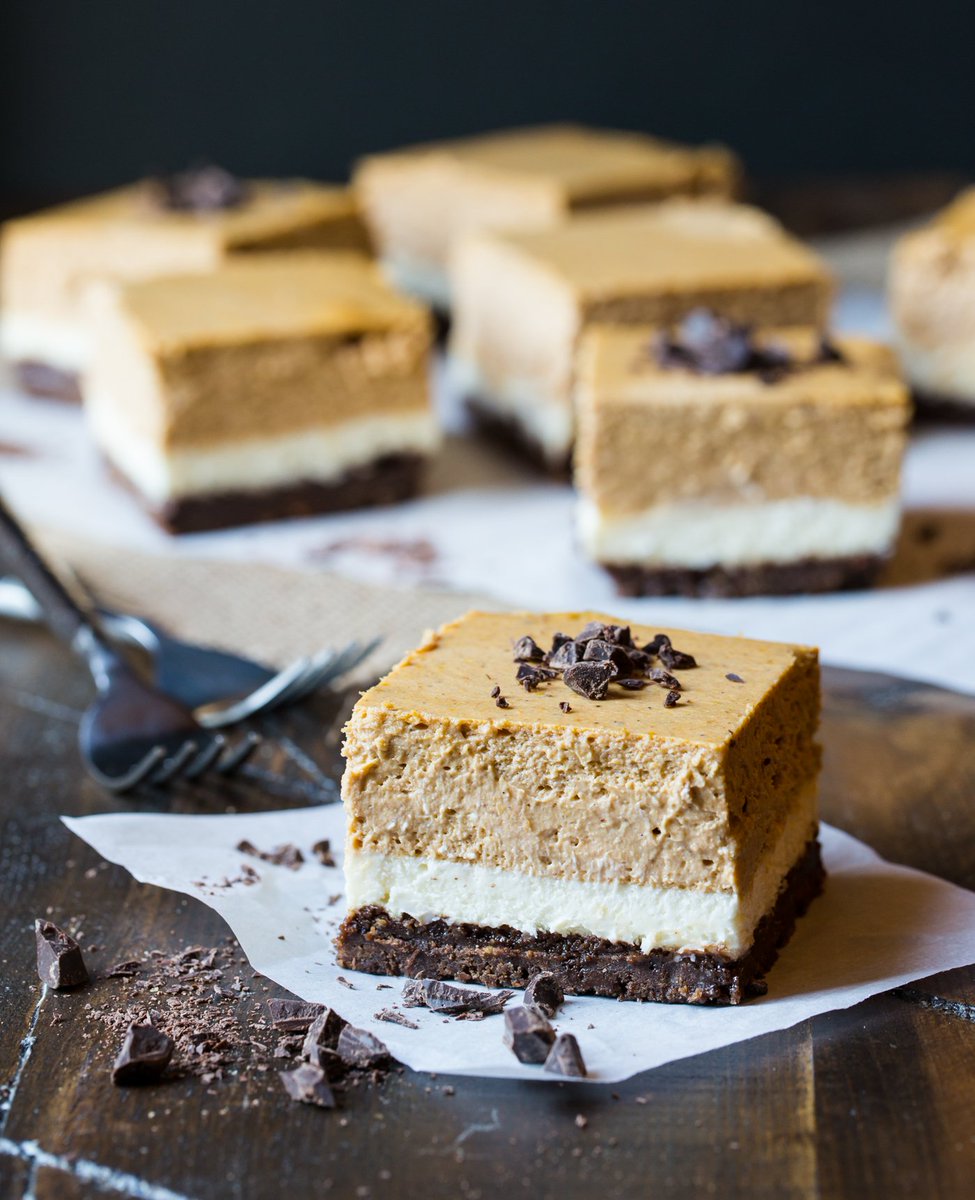 garnishwlemon's tweet image. {NEW} You NEED these Gluten-Free Chocolate Pumpkin Cheesecake Bars! gwlemon.com/2dawNi9 @PamelasProducts #spon