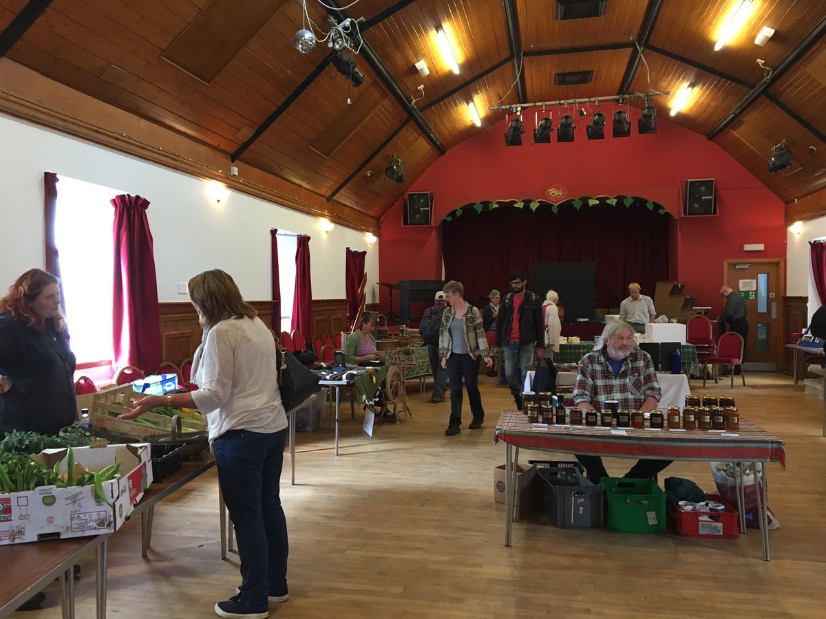 BeckyFretwell's tweet photo. Local market at #aroshall #mull #tobermory awesome local produce for sale until 2pm @HomeEnergyScoHI @EST_Scotland https://t.co/Uyj1zoXD8h
