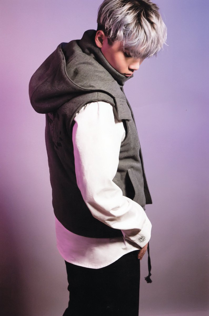 ___Hooooong___'s tweet photo. #이홍기 #skullhong 2016 F/W lookbook Scan 13p https://t.co/YREjqAQurf https://t.co/NoBrs8Dh2U