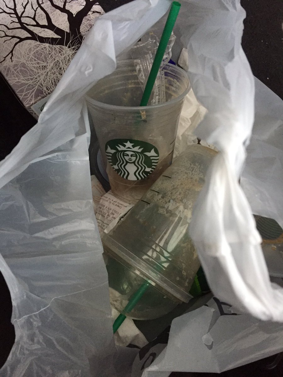 GirlofTopaz's tweet photo. The trash of a basic white girl in her fiat https://t.co/Rkbqdri4Aj