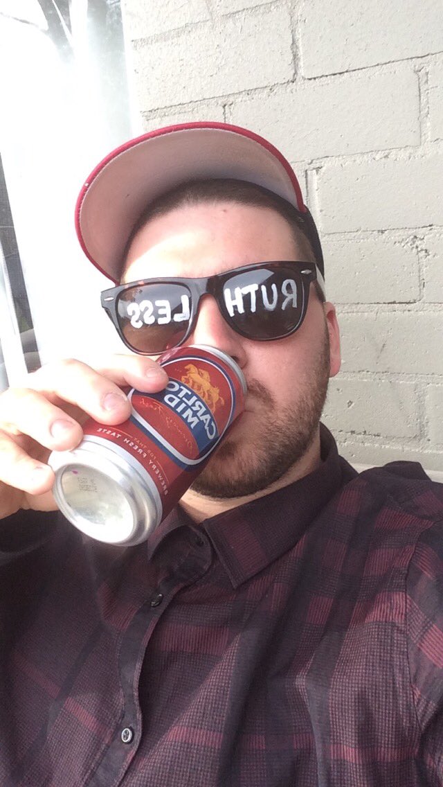 chrisjamesread's tweet photo. Я пизда сука #stoptellingwomentosmile #com112csu #vapenation @louisansell420 @benji_schonell https://t.co/m6x8NetgAA