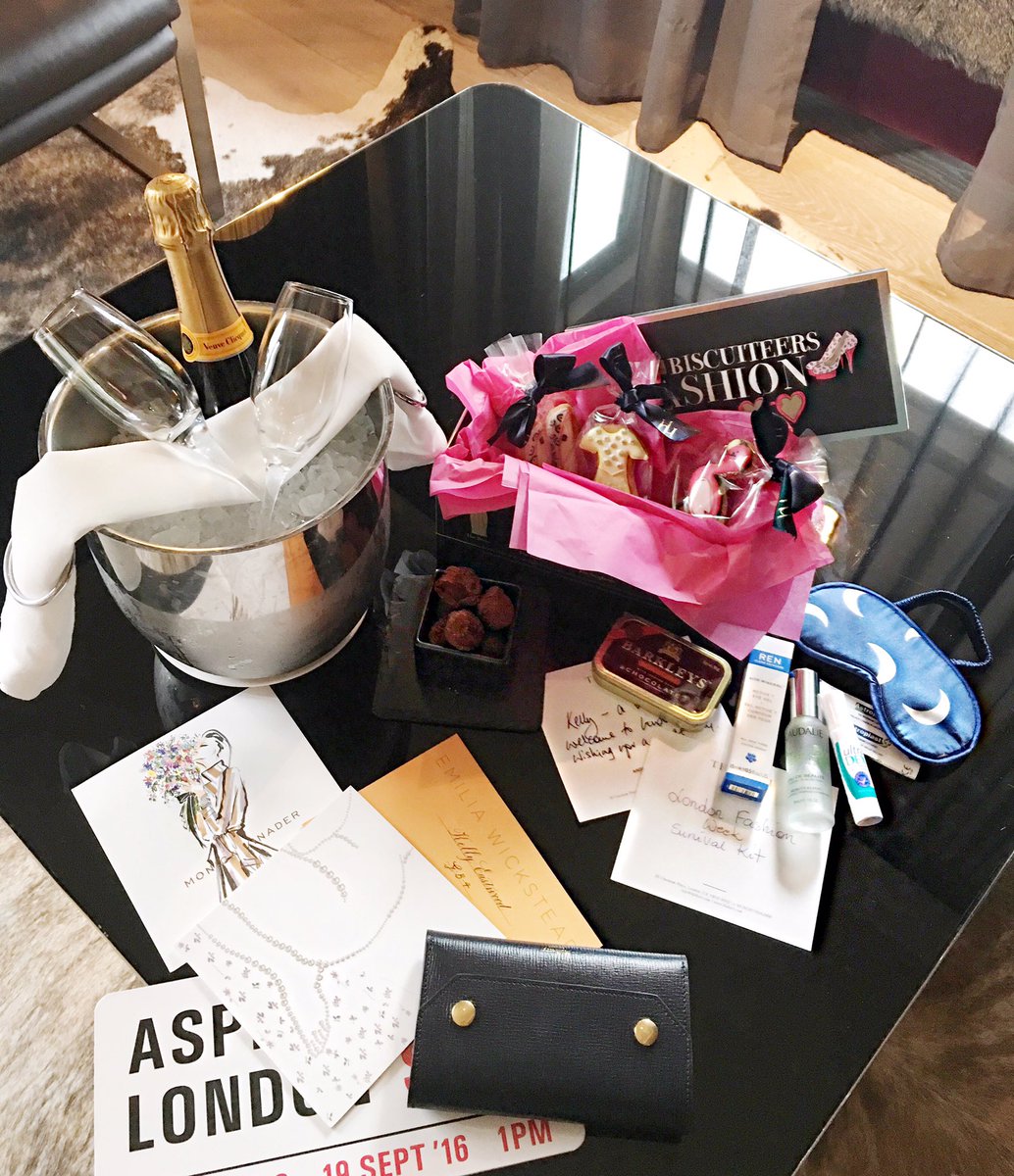 TheLDNChatter's tweet photo. Love waking up in, and coming 'home' to @TheHariLondon each day during #LFW - Next level spoiling! 💛💫 #TLCStaycation https://t.co/zj6FprOhhL