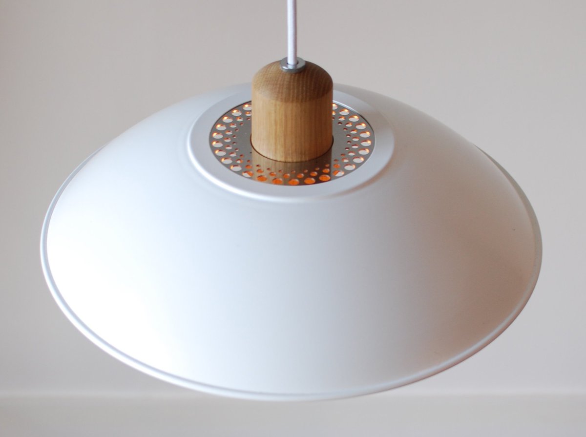 thedosouthshop's tweet photo. Lighting up your #MondayMorning we bring you Jim Barrow creator of #SwanmorePendantLight. https://t.co/xM1lcTfgks https://t.co/M7PO3PmLGJ