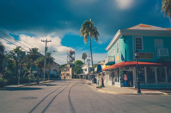 My_Internship's tweet photo. #Stage en #Devcommercial à #Miami rémunéré $1250/mois minimum + possibilité d'embauche ! https://t.co/SVLIuQMMVo https://t.co/TLwcDsxZ6C
