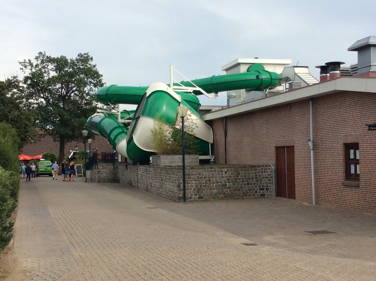 tjallingdeboer's tweet photo. Prachtige bungalows en veel te doen voor elke leeftijd. @MarveldGroenlo #Groenlo. https://t.co/gCzgwLgAzv