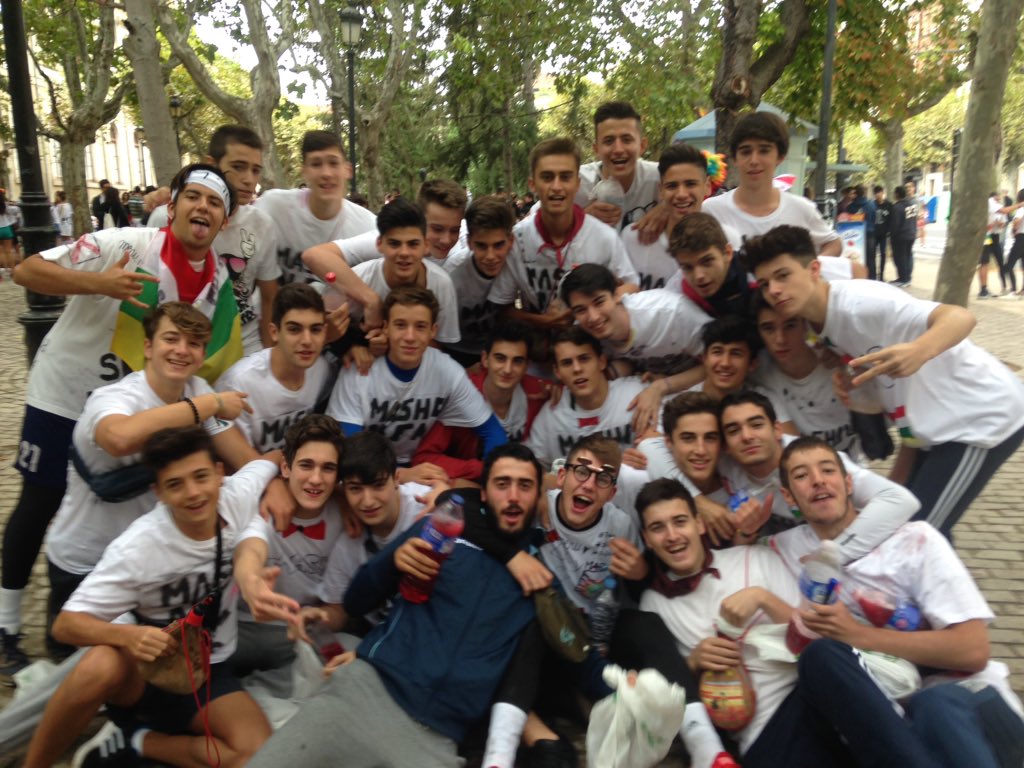 manu99langa's tweet photo. Suma y sigue #MASHOS 🍷🎉 https://t.co/zzRmf0IYLy