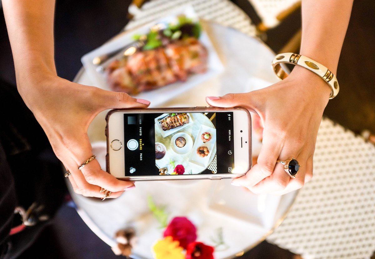 PinkTableProjX's tweet photo. Who says eating healthier isn't fun! We call our fabulous foodies to highlight healthier foodie finds #IFoundHealthy https://t.co/PVIB28PbQT