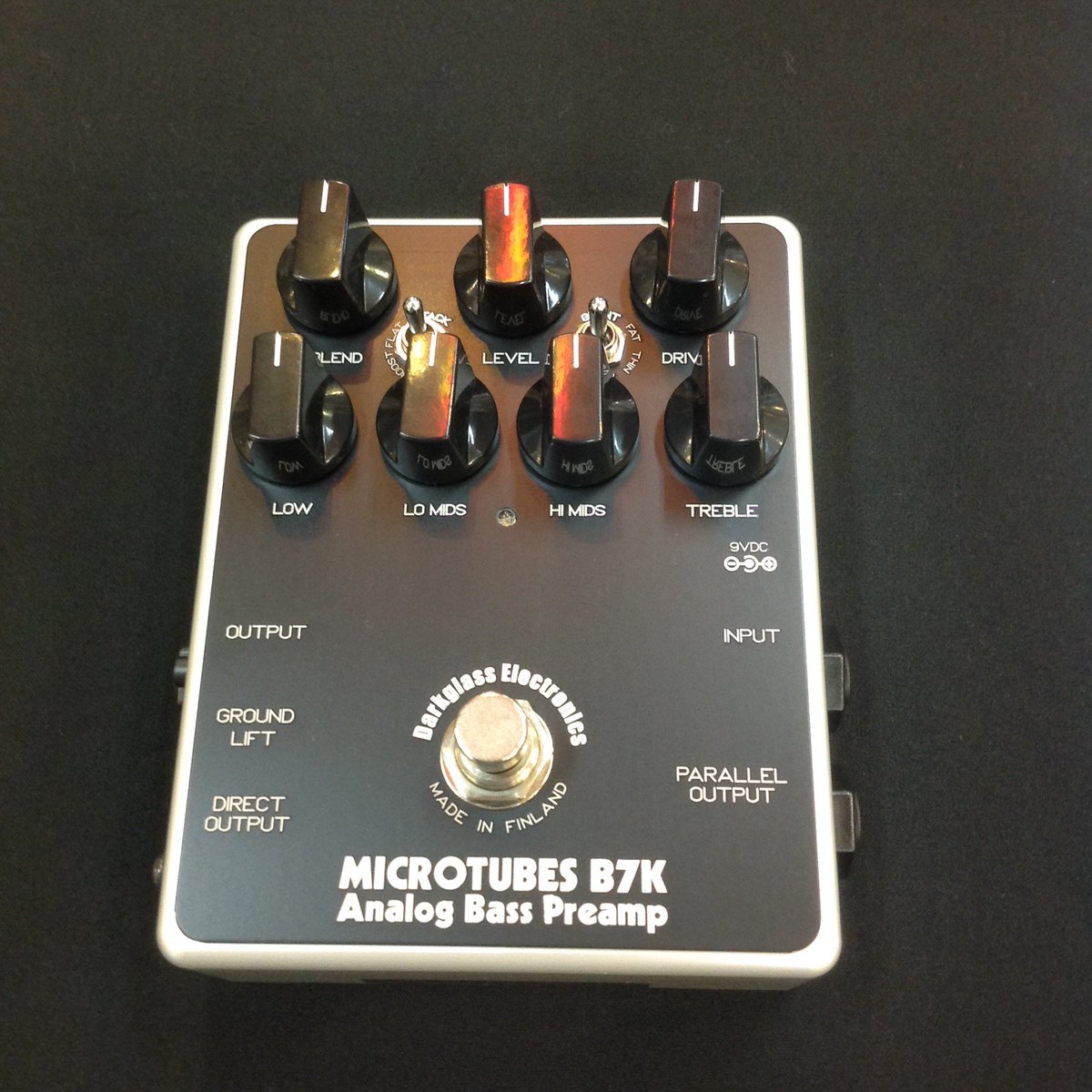 dustbowl_i's tweet photo. ペダルベースプリの世界に割って入ってきた
フィンランドの #DarkglassElectronics !
Tech◯1の◯ansAmpやM◯RのbassDIの背筋を冷たくしている #MicrotubesB7K です！
前橋店に入荷！ https://t.co/EOLUivc8l0