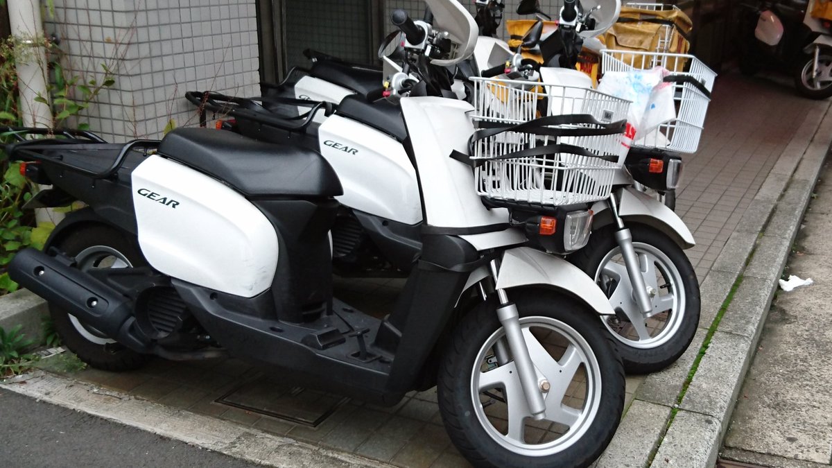 黒猫aplo 業務用をつけると安心感が増す 業務用バイク 最近カブが減って来た