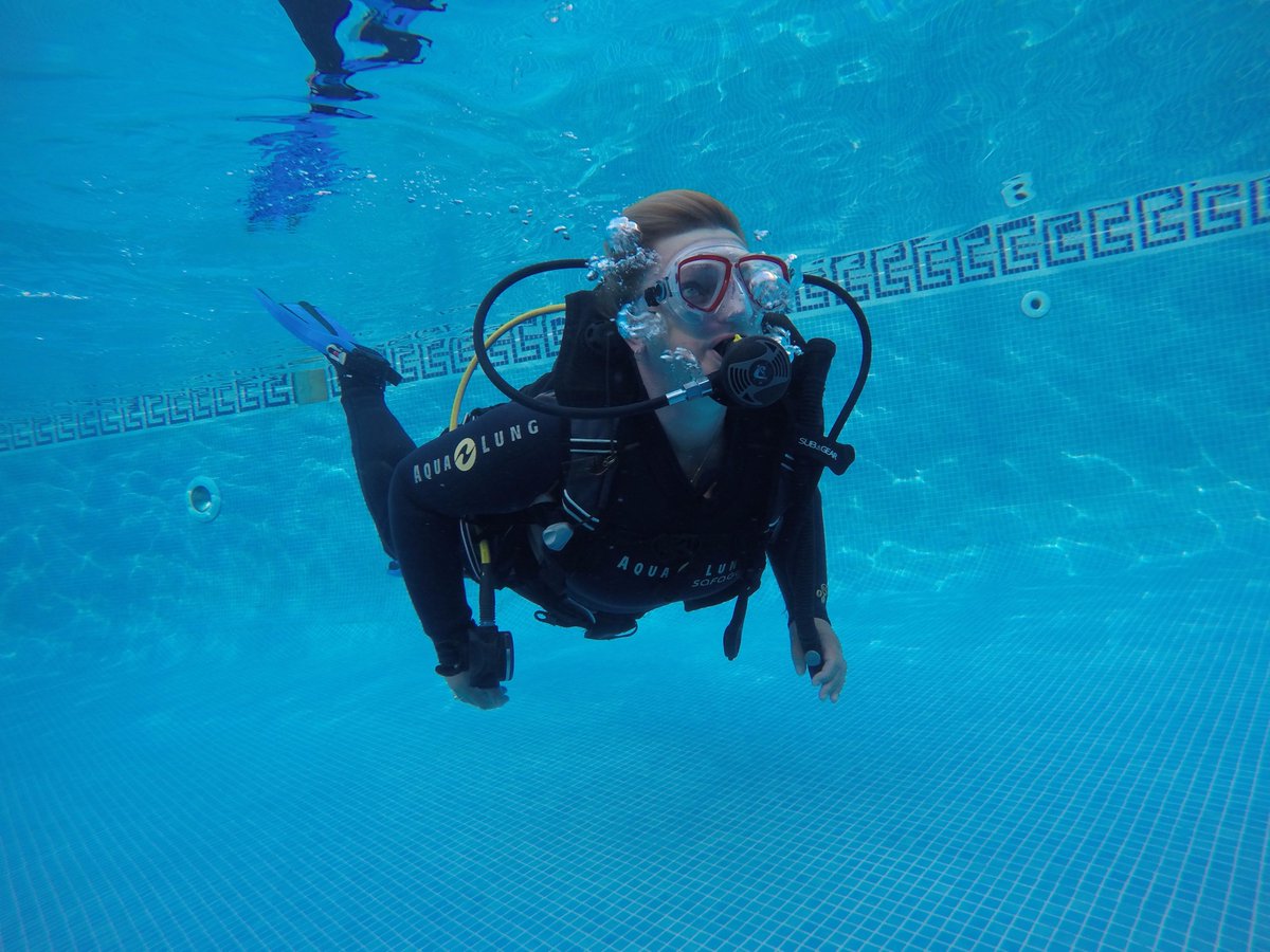 Today was very special as my mother did a #PADI #Discoverscubadiving with us in the pool!