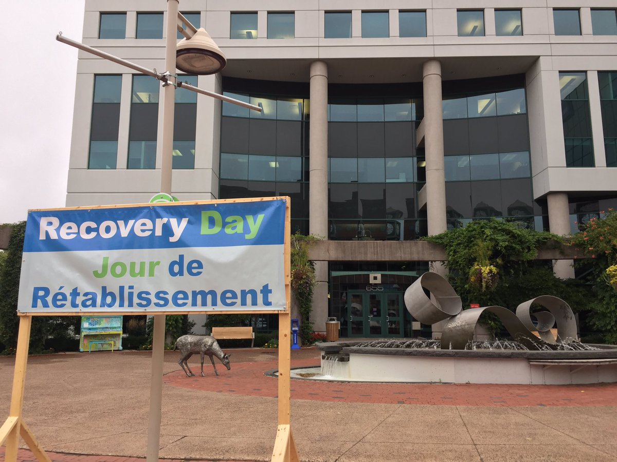 SalvusClinic's tweet photo. Come join us at city hall today @ 11:30! #recoveryday2016 #Moncton #cityhall https://t.co/mVgOyzqBpW