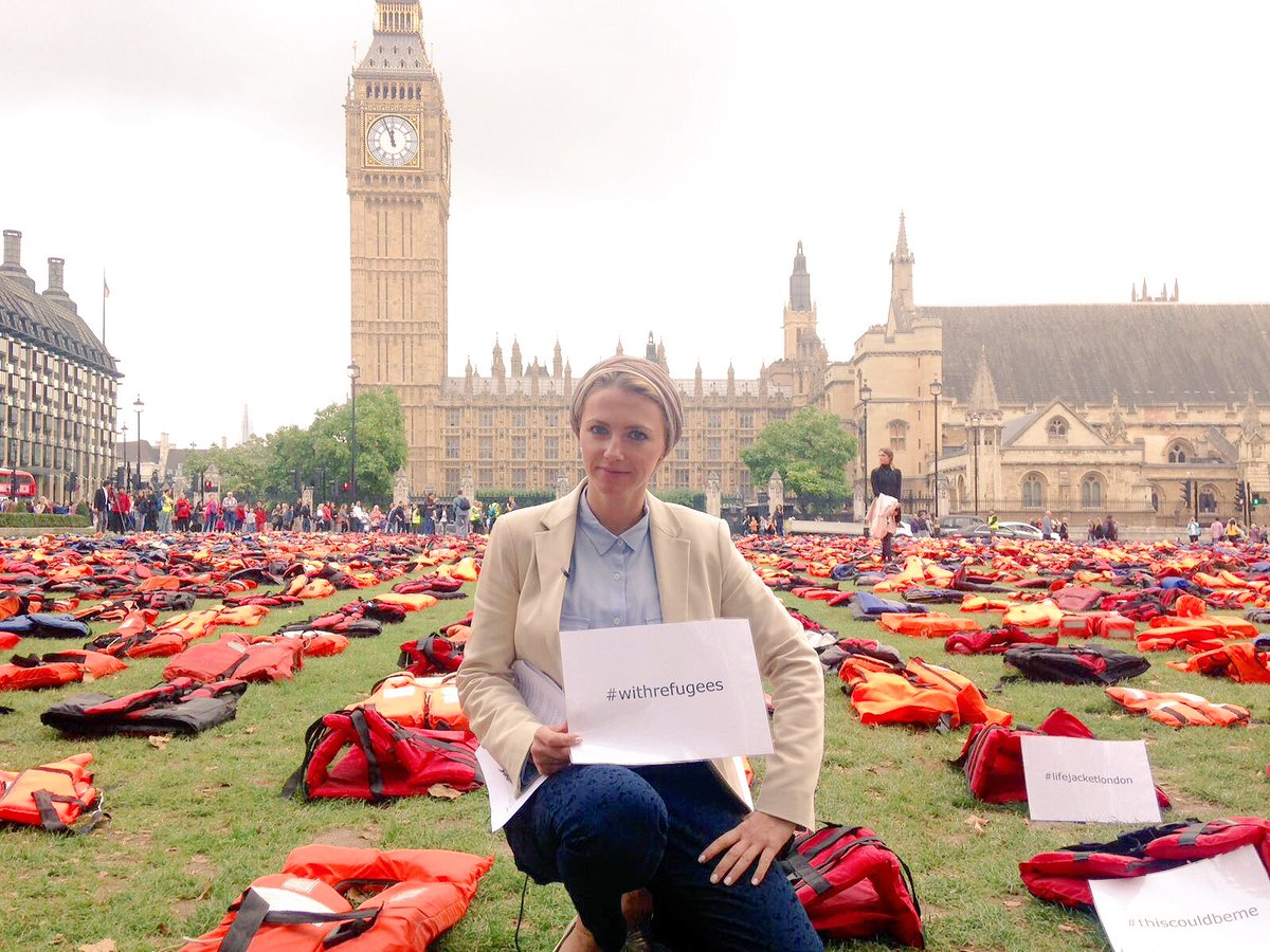 MyriamFrancoisC's tweet photo. parliament sq where charities organise "life jacket graveyard" to raise awareness of refugee plight #WithRefugees https://t.co/r2tfEssThC