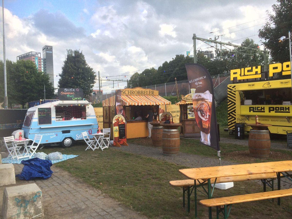 Team_Pancak3's tweet photo. Smaakkaravaan Food Truck Festival in Tilburg being set up! https://t.co/LJ1Y1esMyU
