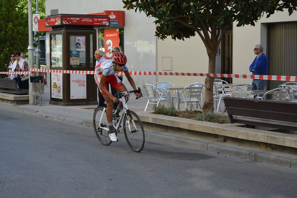 ECiclistaZgz's tweet photo. El domingo carrera en Binefar donde Omar consiguió la victoria en categoría absoluta, enhorabuena equipo!! #ECZ https://t.co/ceWY80laKE